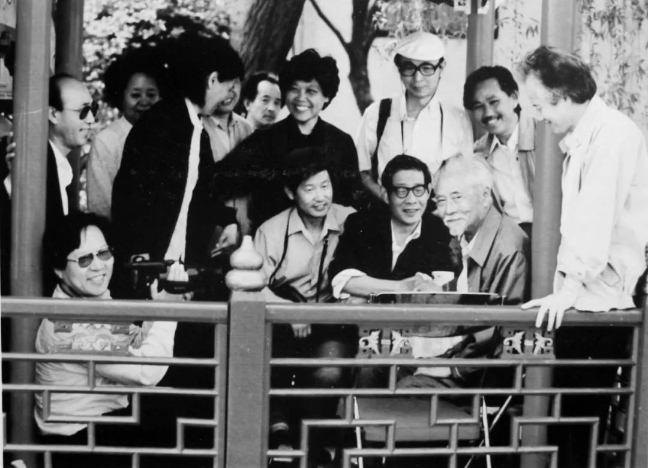 1990年，葉淺予師生藝術(shù)行路團(tuán)在浙江